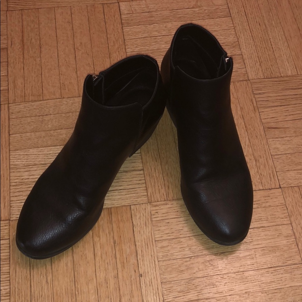 Call it Spring! Mini heeled booties